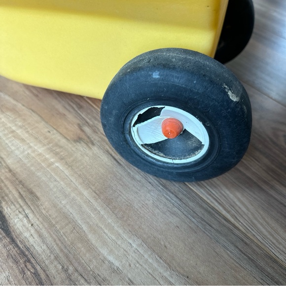 Little Tikes Yellow Trailer Cart Wagon Wheelbarrow Vintage for Green Tractor - Picture 4 of 7